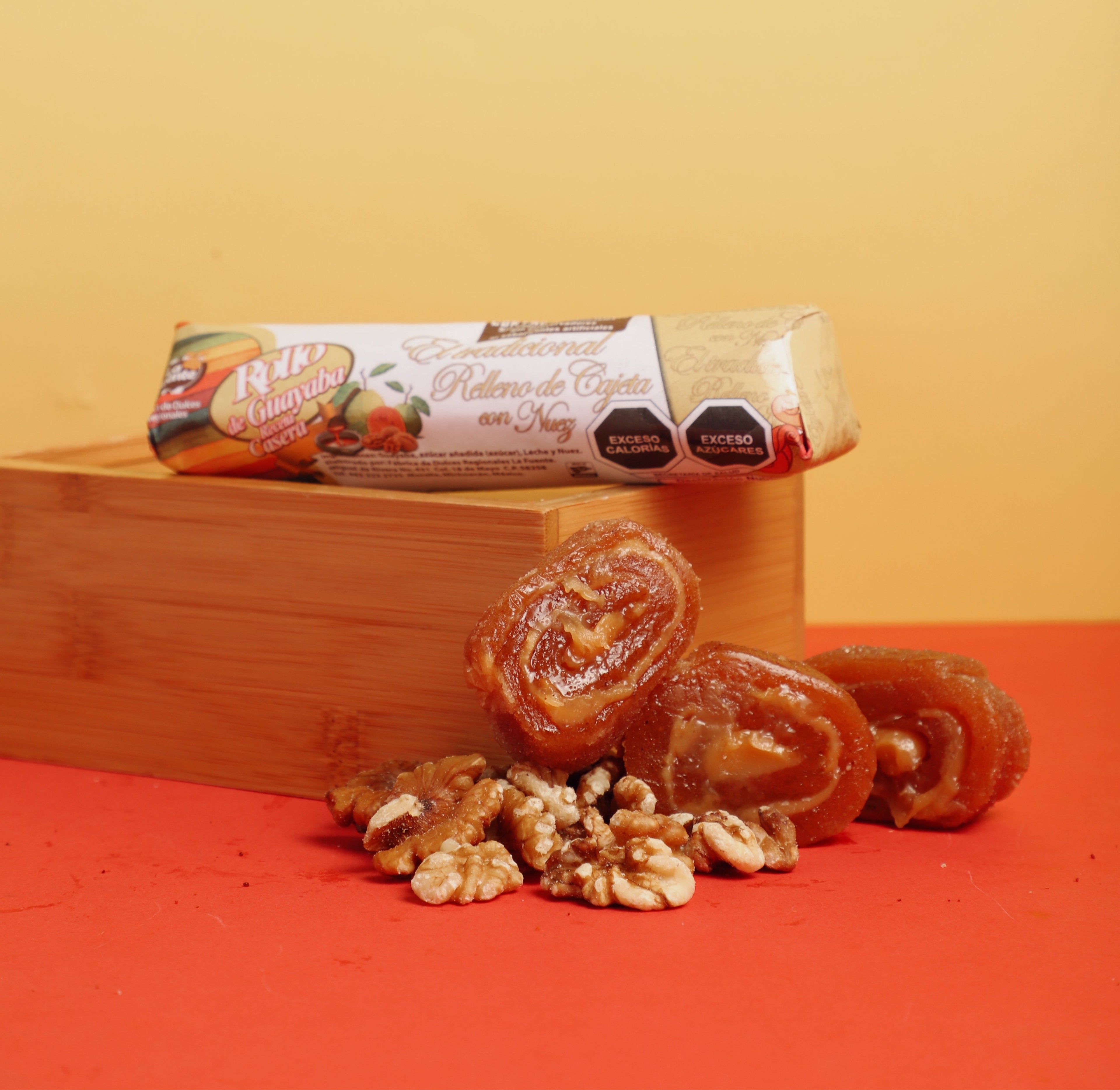 rollo de guayaba relleno de cajeta